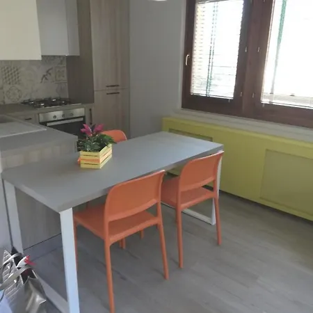 Apartamento Alex's 2 *