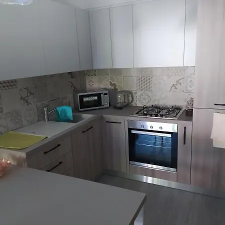 Apartamento Alex's 2 *